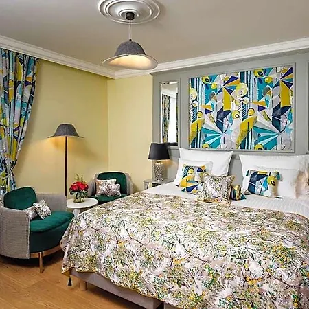 The Rose By Goeres Hotel