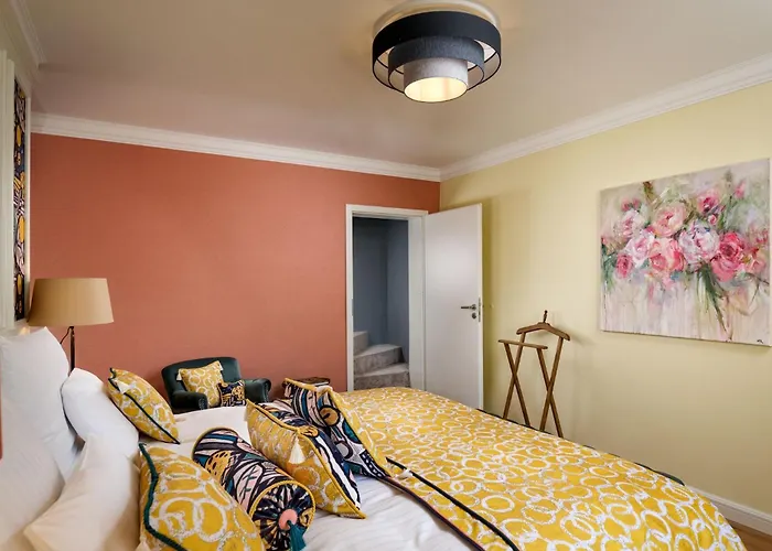 The Rose By Goeres Hotel *