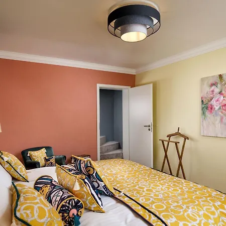 The Rose By Goeres Hotel *