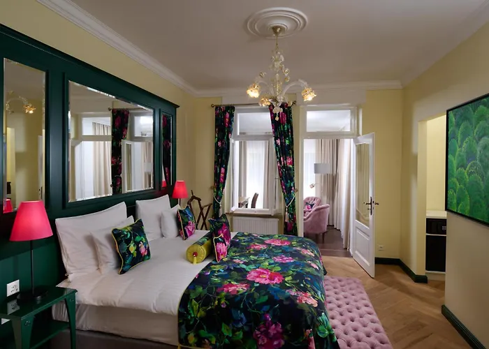 The Rose By Goeres * Luxemburgo